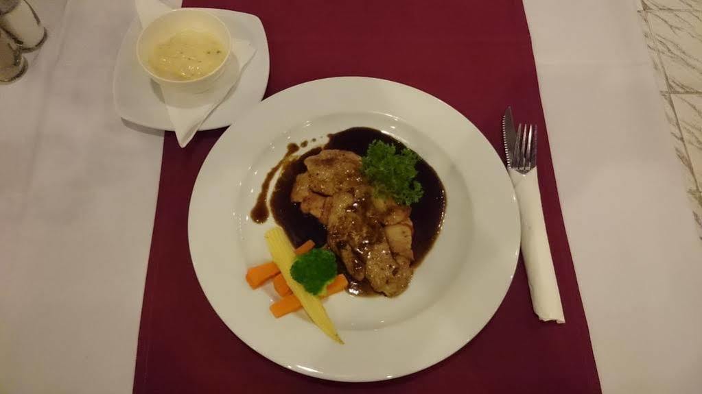เบลแมนส์ เรสเตอร์รอง แอนด์ เกสท์เฮ้าส์ Hotel Karon ภายนอก รูปภาพ