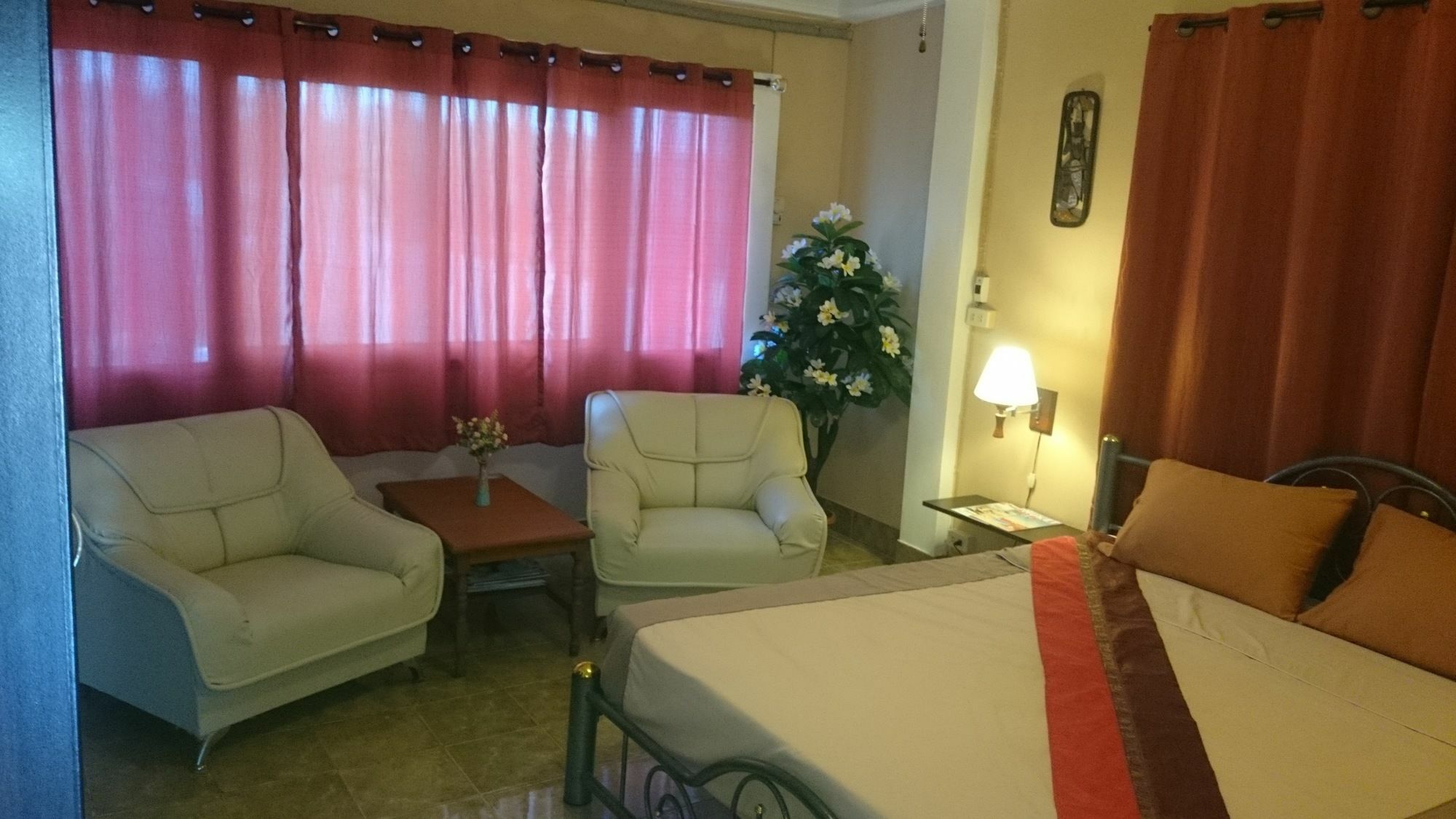 เบลแมนส์ เรสเตอร์รอง แอนด์ เกสท์เฮ้าส์ Hotel Karon ภายนอก รูปภาพ
