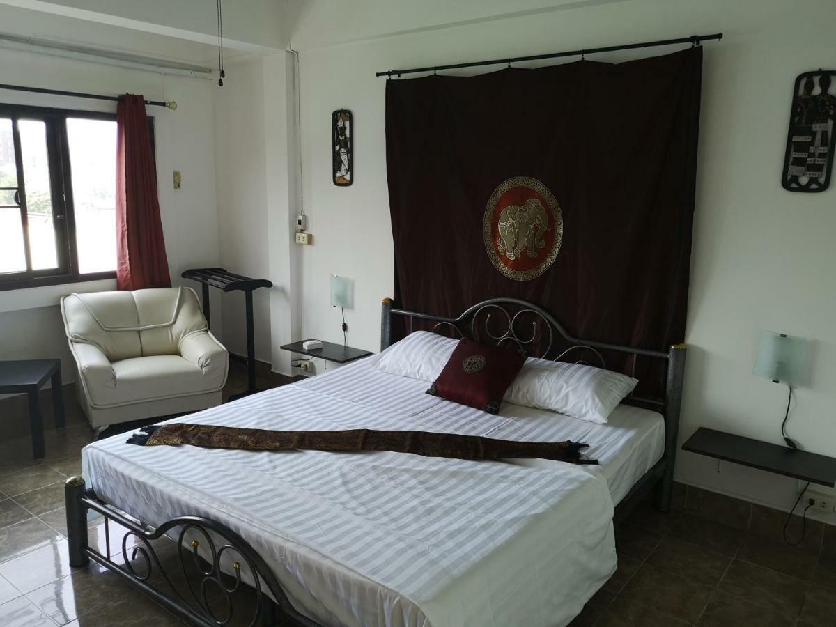 เบลแมนส์ เรสเตอร์รอง แอนด์ เกสท์เฮ้าส์ Hotel Karon ภายนอก รูปภาพ