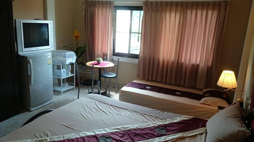 เบลแมนส์ เรสเตอร์รอง แอนด์ เกสท์เฮ้าส์ Hotel Karon ภายนอก รูปภาพ